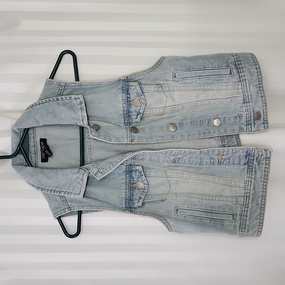 🌸3/$30! When bundled- Women's Denim Vest, Size S